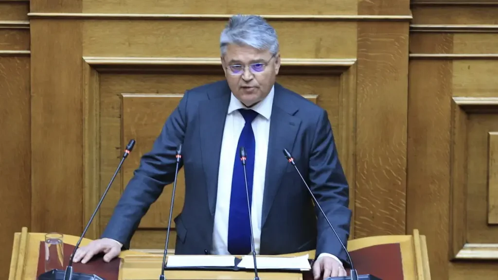 Εθνική Πινακοθήκη: Το γυμνό βίντεο, οι προσευχές και η μήνυση του Δημήτρη Νατσιού