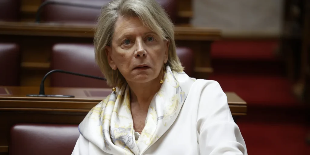 Κατέβασε την ανάρτηση η Ακρίτα, μετά τις αντιδράσεις Πλακιά, Ελευθεριάδη για ξέπλυμα Σπίρτζη -Ο διάλογος