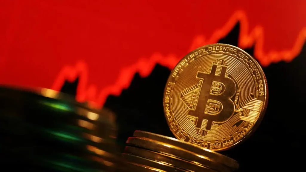 Πτώση καταγράφει το Bitcoin – Με σκεπτικισμό αντιδρούν σήμερα οι αγορές στην εξαγγελία Τραμπ για μετατροπή του στρατηγικό απόθεμα