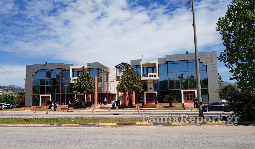 Λαμία: Διακοπή στη δίκη Κορκονέα – Παραιτήθηκε η συνήγορός του μετά από έντονη αντιπαράθεση με Κωνσταντοπούλου lamiareport.gr Τοπικά A A Λαμία: Διακοπή στη δίκη Κορκονέα – Παραιτήθηκε η συνήγορός του μετά από έντονη αντιπαράθεση με Κωνσταντοπούλου lamiareport.gr Τοπικά A A
