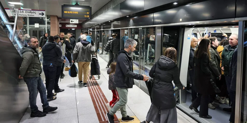Μετρό Θεσσαλονίκης: Ένας στους δύο αντικατέστησε μέσο μεταφοράς -Γρήγορο και ασφαλές, λένε οι πολίτες, ζητούν επέκταση