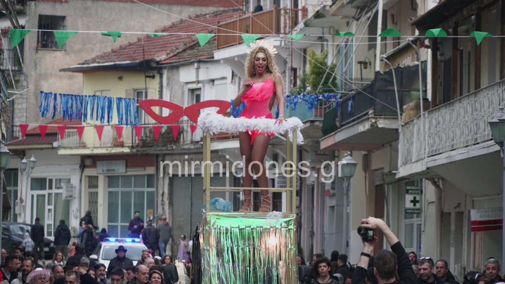 Εντυπωσίασε και φέτος το Καρναβάλι Δομοκού με Γιούσεφ και Μαρτάκη (φωτογραφίες-video)