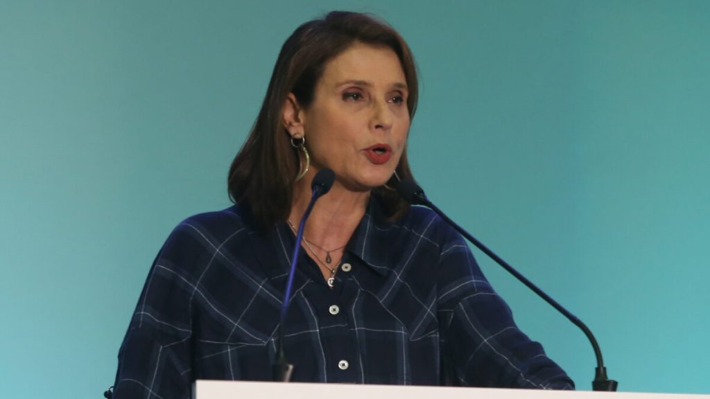 Η Κατερίνα Μπατζελή παραπέμπεται στην Επιτροπή Δεοντολογίας του ΠΑΣΟΚ για την κριτική της σε ανακοίνωση του κόμματος