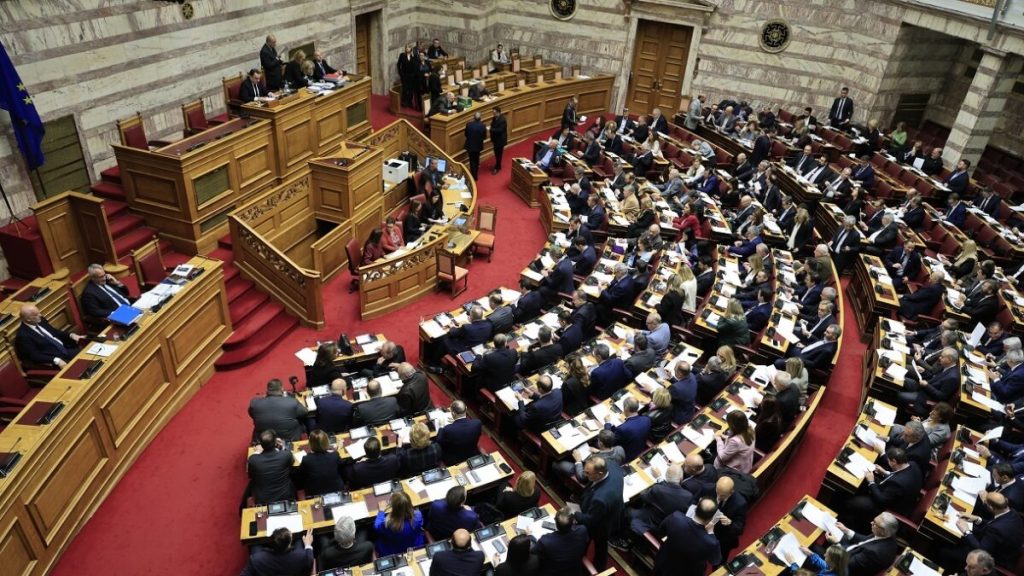 Live η συζήτηση στη Βουλή για την πρόταση δυσπιστίας κατά της κυβέρνησης Live η συζήτηση στη Βουλή για την πρόταση δυσπιστίας κατά της κυβέρνησης