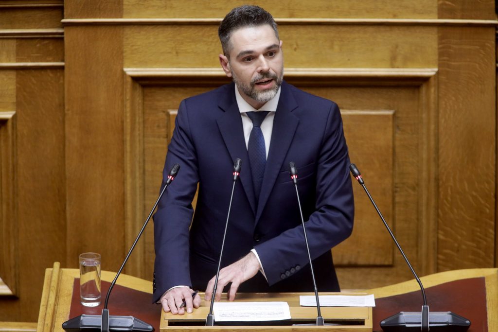 Τον ανασχεδιασμό του προγράμματος απασχόλησης ανέργων ηλικίας 55 ετών και άνω ζητά ο Γιάννης Σαρακιώτης με ερώτησή του στη Βουλή