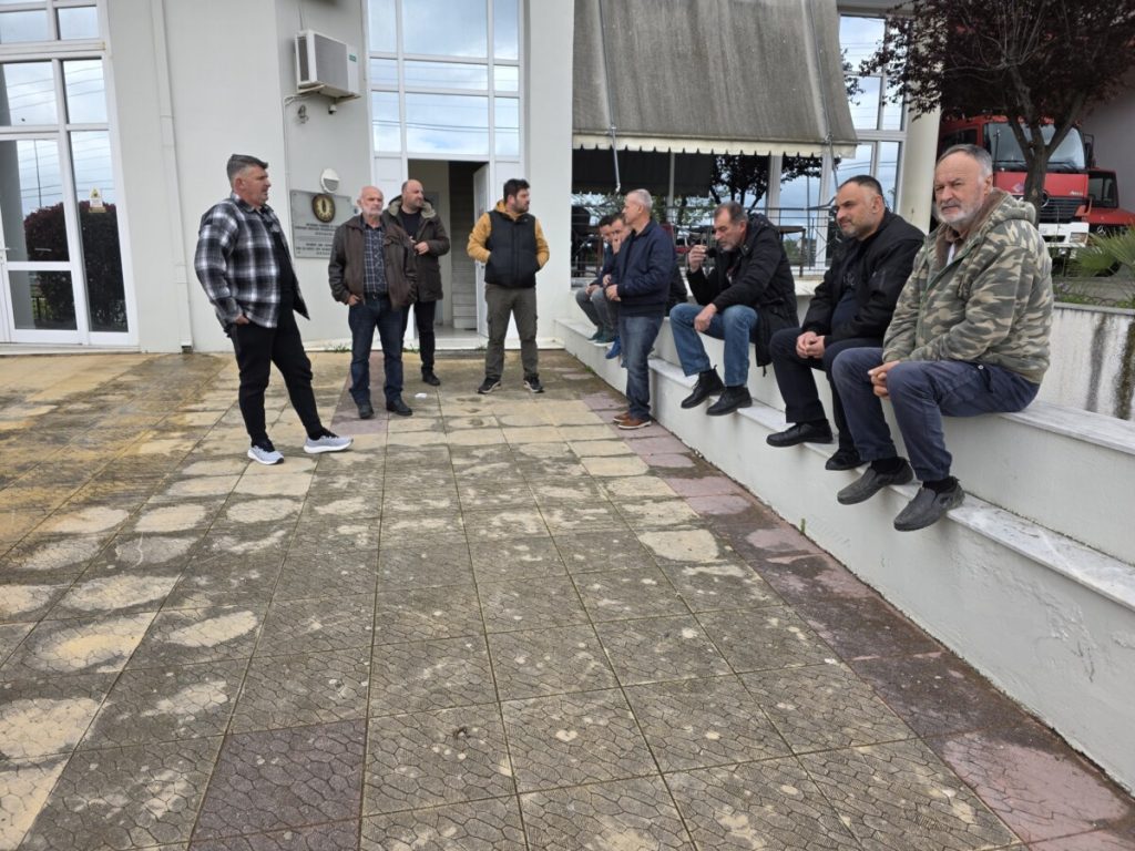 Λαμία: Διαμαρτυρία αγροτών στον ΟΠΕΚΕΠΕ. (video)
