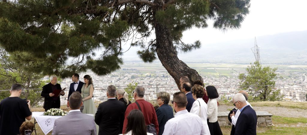 Δήμος Λαμιέων: Ο πολιτικός σας γάμος… έχει πλέον το δικό του Κάστρο!