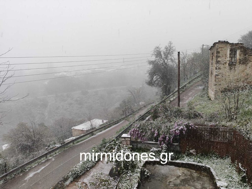 Χιόνισε  στο Δομοκό στις 7 Απριλίου: Μια Απροσδόκητη Χειμερινή Επιστροφή