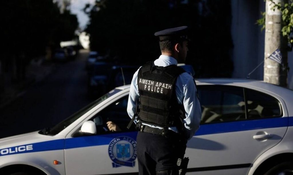 Φθιώτιδα: 30χρονος προκάλεσε φθορές και επιτέθηκε σε αστυνομικούς