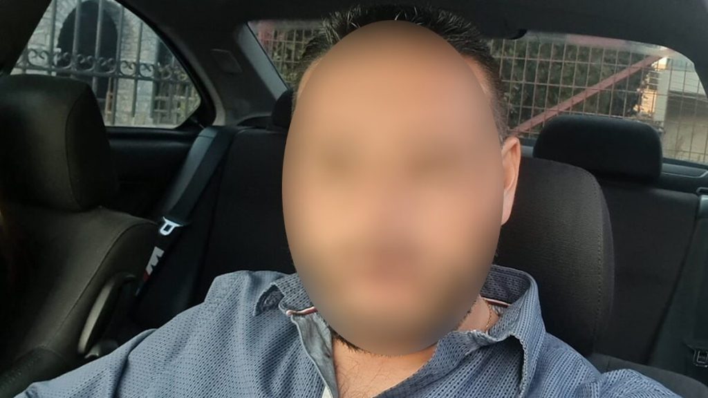 Άρης Μουγκοπέτρος: «Βρήκε τυχαία την κροτίδα στο κατάστημα και του την έδωσε» λέει ο δικηγόρος του φίλου του.