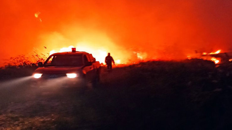 Φωτιά ανάμεσα σε Περιβόλι Δομοκού και Μακρυρράχη – Κινδύνεψε χωράφι με κομμένο τριφύλλι Φωτιά ανάμεσα σε Περιβόλι Δομοκού και Μακρυρράχη – Κινδύνεψε χωράφι με κομμένο τριφύλλι
