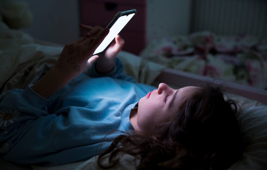 Δεν είναι απλώς TikTok και Instagram: Οι επιστήμονες προειδοποιούν για σοβαρό εθισμό στους εφήβους