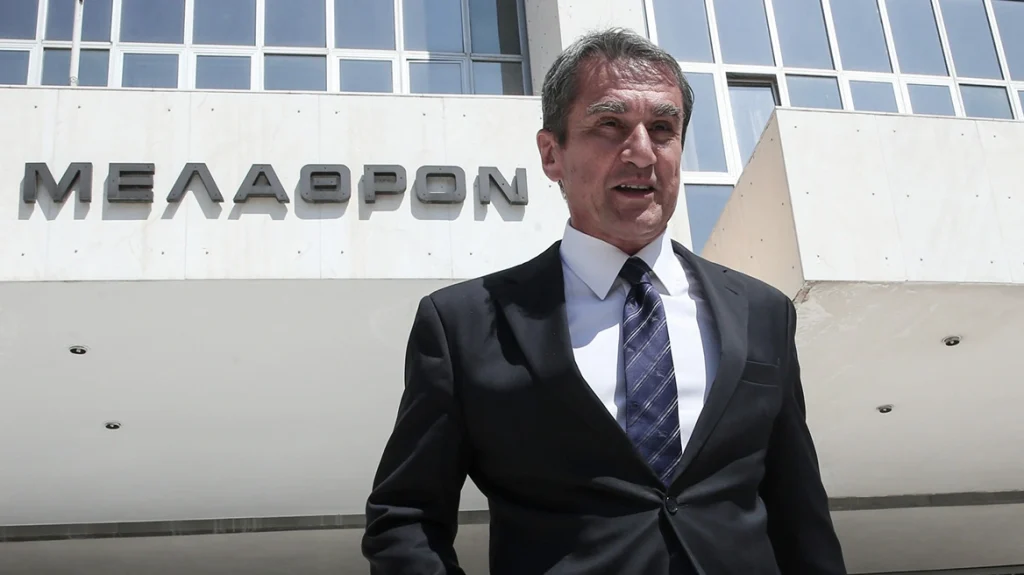 Είχα αποφασίσει να δείρω τον Τσίπρα μέσα στη Βουλή, είπε ο Λοβέρδος στη δίκη των προστατευόμενων μαρτύρων της Novartis Είχα αποφασίσει να δείρω τον Τσίπρα μέσα στη Βουλή, είπε ο Λοβέρδος στη δίκη των προστατευόμενων μαρτύρων της Novartis