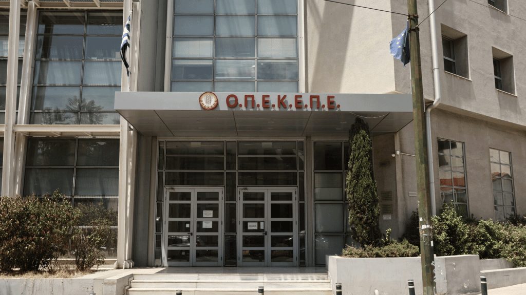 Επιστρέφουν τα χρήματα για να μη δικαστούν Επιστρέφουν τα χρήματα για να μη δικαστούν
