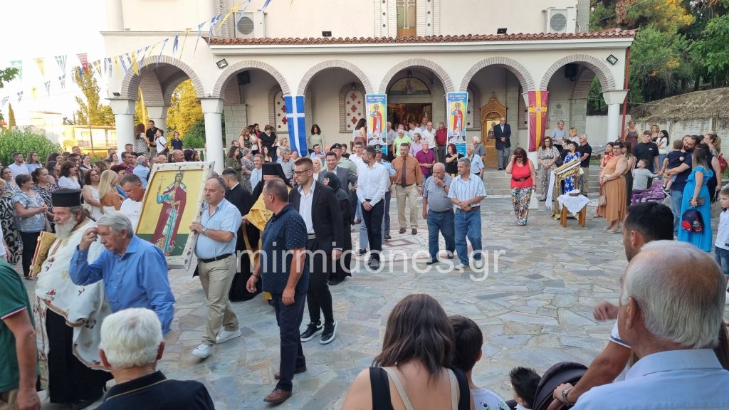 Με Λαμπρότητα και Κατάνυξη ο Εορτασμός της Αγίας Κυριακής στον Δομοκό (Φωτογραφίες) Με Λαμπρότητα και Κατάνυξη ο Εορτασμός της Αγίας Κυριακής στον Δομοκό (Φωτογραφίες)