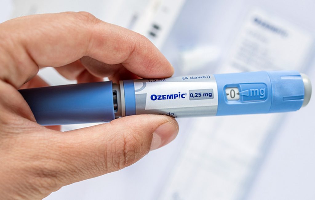 Όσο αυξάνεται η χρήση Ozempic, τόσο ανακαλύπτονται άγνωστοι κίνδυνοι – Τελικά πόσο ασφαλές είναι;