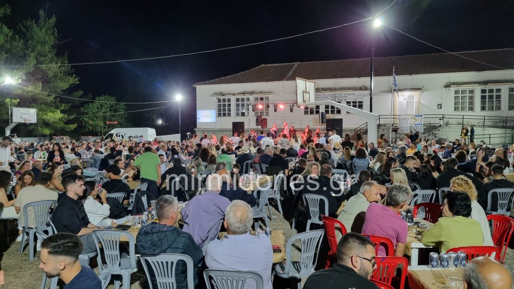 Ο Πολιτιστικός Σύλλογος Απανταχού Περιβολιωτών χάρισε μια αξέχαστη βραδιά στο Περιβόλι Δομοκού(φωτογραφίες-video)