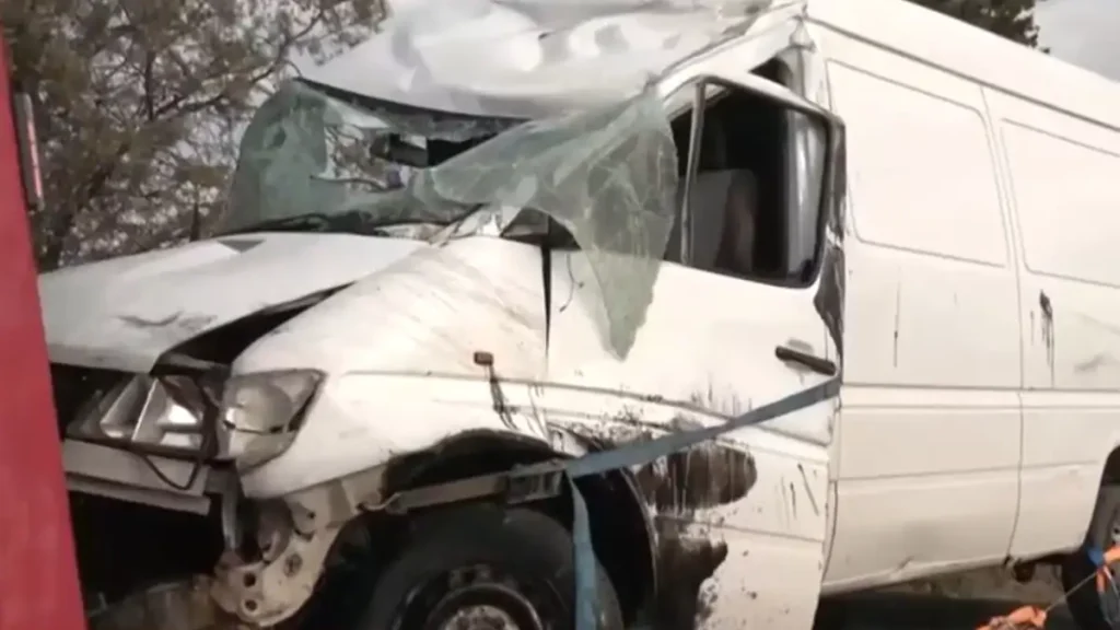 Θεσσαλονίκη: Φορτηγό πέρασε στο αντίθετο ρεύμα και «καρφώθηκε» σε αυτοκίνητο – Νεκρός 67χρονος οδηγός Θεσσαλονίκη: Φορτηγό πέρασε στο αντίθετο ρεύμα και «καρφώθηκε» σε αυτοκίνητο – Νεκρός 67χρονος οδηγός