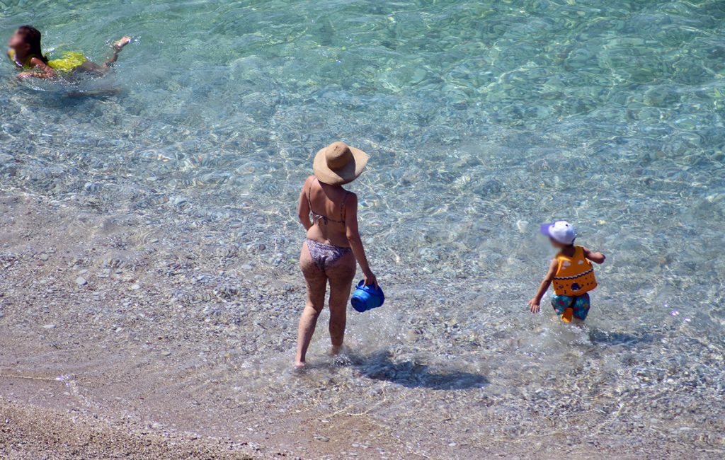 Σε ποιες παραλίες της Αττικής απαγορεύεται να κολυμπάμε; – Δείτε αναλυτικά