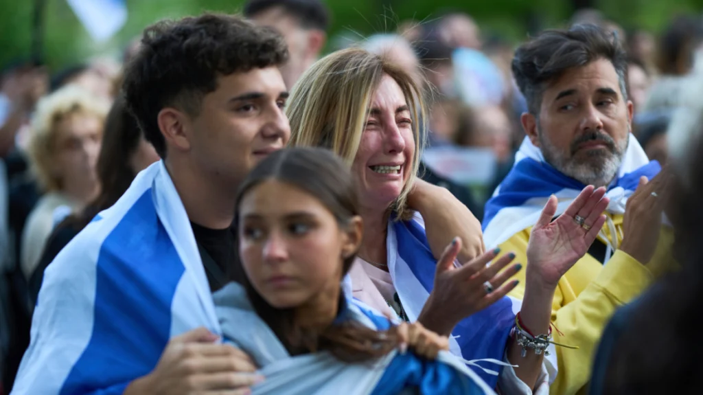 Συμφωνία Ισραήλ και Χαμάς για εκεχειρία στη Γάζα: Στις 12:00 η υπογραφή – «Μέχρι τη Δευτέρα οι όμηροι θα έχουν επιστρέψει», λέει ο Τραμπ Συμφωνία Ισραήλ και Χαμάς για εκεχειρία στη Γάζα: Στις 12:00 η υπογραφή – «Μέχρι τη Δευτέρα οι όμηροι θα έχουν επιστρέψει», λέει ο Τραμπ