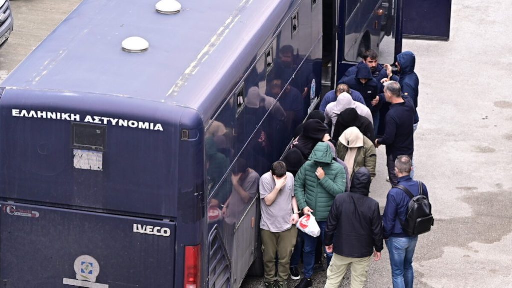 Υπό κράτηση και μία 53χρονη για το σκάνδαλο του ΟΠΕΚΕΠΕ – Ελεύθερες με περιοριστικούς όρους οι κόρες της