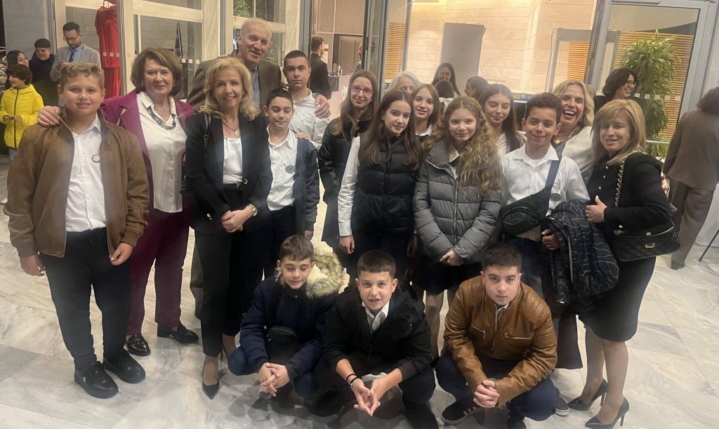 Τα Σχολεία του Δήμου Δομοκού Παρευρέθηκαν στην Τιμητική Εκδήλωση της ΕΕΕ στο Ωδείο Αθηνών Τα Σχολεία του Δήμου Δομοκού Παρευρέθηκαν στην Τιμητική Εκδήλωση της ΕΕΕ στο Ωδείο Αθηνών