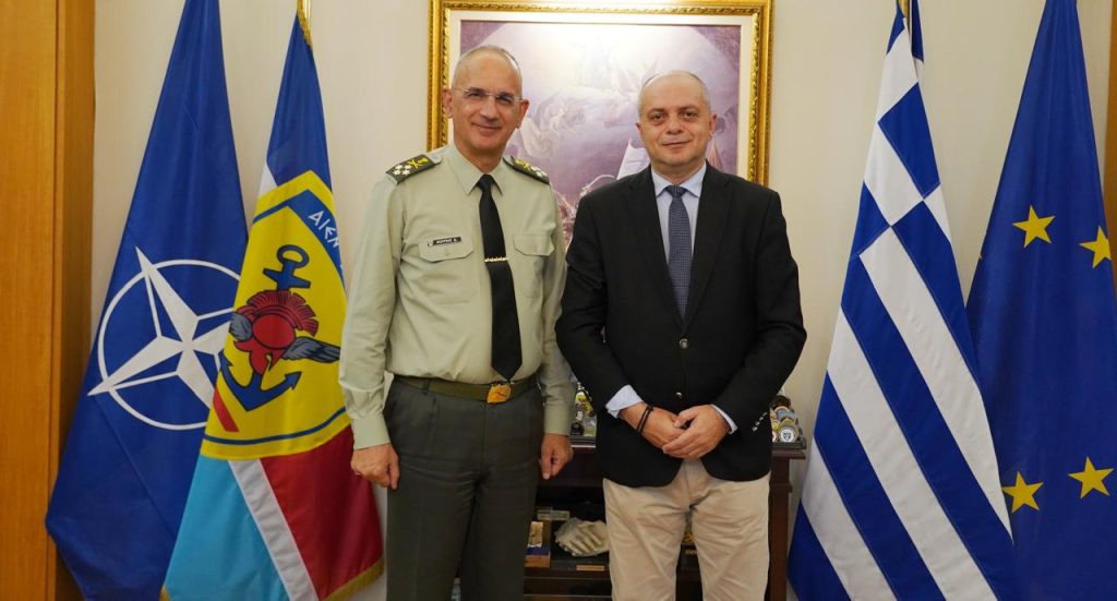 Συνάντηση Καπετάνου-Αρχηγού ΓΕΕΘΑ: «Η 61 Μ.Ε. στα Φάρσαλα παραμένει σε λειτουργία έως και το καλοκαίρι του 2026 Συνάντηση Καπετάνου-Αρχηγού ΓΕΕΘΑ: «Η 61 Μ.Ε. στα Φάρσαλα παραμένει σε λειτουργία έως και το καλοκαίρι του 2026