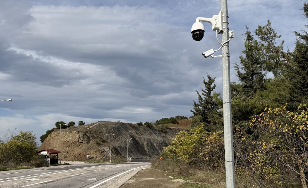 Εγκατάσταση συστημάτων επιτήρησης κρίσιμων σημείων στο οδικό δίκτυο της Π.Ε. Φθιώτιδας Εγκατάσταση συστημάτων επιτήρησης κρίσιμων σημείων στο οδικό δίκτυο της Π.Ε. Φθιώτιδας