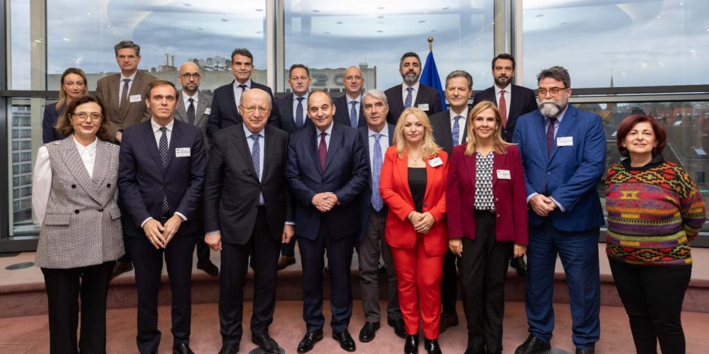 Γ. Οικονόμου από τις Βρυξέλλες: Η άμυνα της Ευρώπης πρέπει να αφορά όχι μόνο τα βορειανατολικά αλλά και τα νοτιοανατολικά της σύνορα