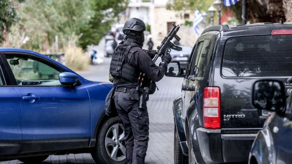 Φούντωσε βεντέτα στα Βορίζια της Κρήτης με δύο νεκρούς – Φόβοι για πόλεμο οικογενειών και στα νοσοκομεία, έχουν χωρίσει τους συγγενείς Φούντωσε βεντέτα στα Βορίζια της Κρήτης με δύο νεκρούς – Φόβοι για πόλεμο οικογενειών και στα νοσοκομεία, έχουν χωρίσει τους συγγενείς
