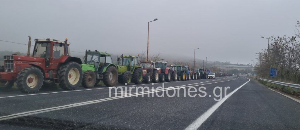 ΕΚΤΑΚΤΟ: Οι αγρότες του Δομοκού κλείνουν τον κόμβο Ξυνιάδας στον Ε65 – Εκτροπή κυκλοφορίας μέσω παρακαμπτήριων. ΕΚΤΑΚΤΟ: Οι αγρότες του Δομοκού κλείνουν τον κόμβο Ξυνιάδας στον Ε65 – Εκτροπή κυκλοφορίας μέσω παρακαμπτήριων.