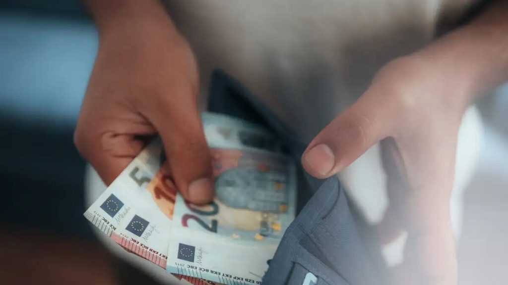 Επιστροφή τριών ενοικίων σε εκπαιδευτικούς, γιατρούς και νοσηλευτές εκτός μεγάλων πόλεων