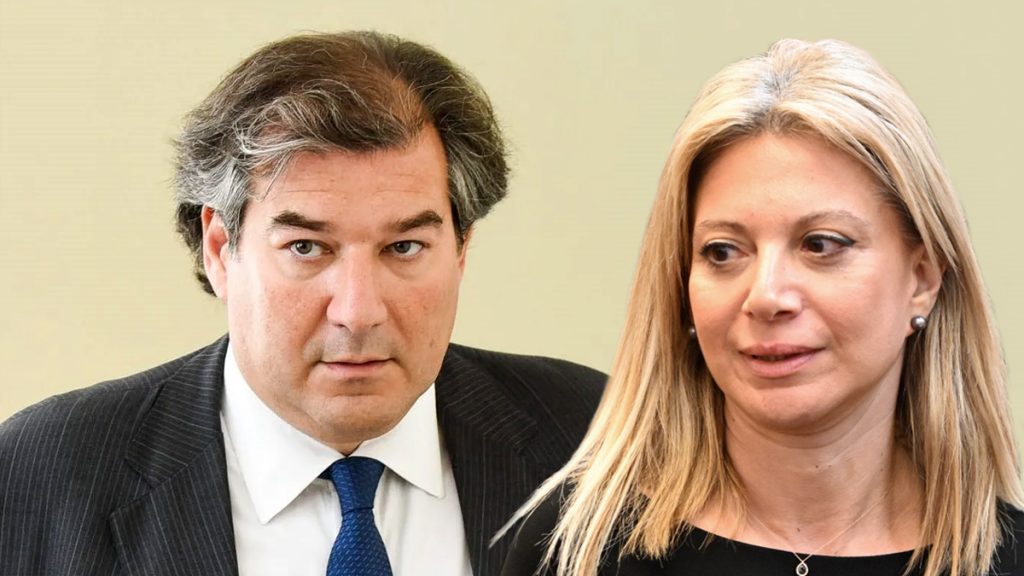 Καραχάλιος κατά Καρυστιανού: Έχει συμβούλους γερόντισσα από τη Συρία και μία αστρολόγο Καραχάλιος κατά Καρυστιανού: Έχει συμβούλους γερόντισσα από τη Συρία και μία αστρολόγο