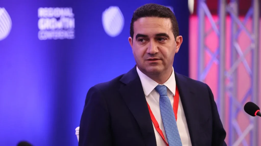 Κατρίνης: Ο μικρός μου γιος ήταν που οδηγούσε χωρίς δίπλωμα, παράνομη η πράξη του, ως πατέρας αισθάνομαι συντριβή Κατρίνης: Ο μικρός μου γιος ήταν που οδηγούσε χωρίς δίπλωμα, παράνομη η πράξη του, ως πατέρας αισθάνομαι συντριβή