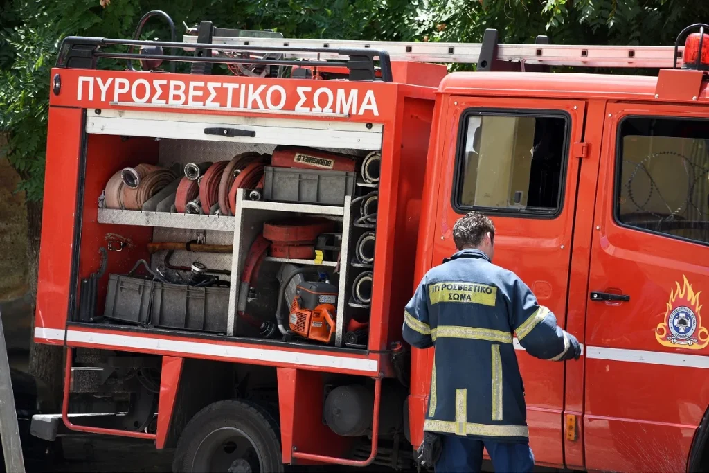 Απίστευτη τραγωδία στη Φωκίδα: Άνδρας βρέθηκε απανθρακωμένος στο φλεγόμενο όχημά του την ώρα που καιγόταν το σπίτι του Απίστευτη τραγωδία στη Φωκίδα: Άνδρας βρέθηκε απανθρακωμένος στο φλεγόμενο όχημά του την ώρα που καιγόταν το σπίτι του