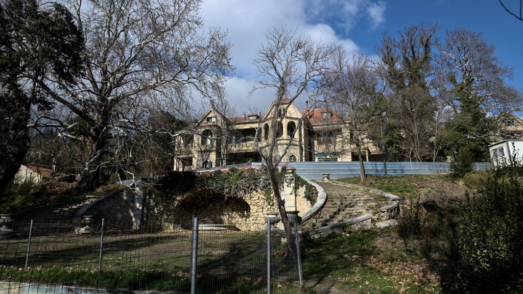 Τατόι: Παραχωρούνται σε ιδιώτη 24 από τα 56 κτίρια του κτήματος – Για ξενώνες, εστιατόρια και εκδηλώσεις (photos) Τατόι: Παραχωρούνται σε ιδιώτη 24 από τα 56 κτίρια του κτήματος – Για ξενώνες, εστιατόρια και εκδηλώσεις (photos)