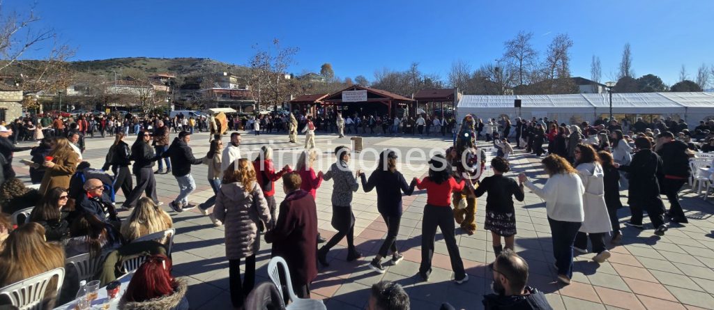Αναβίωσε το δρώμενο “Καμήλες και Ντιβιτζήδες” στο Νέο Μοναστήρι Δομοκού (φωτογραφίες- video)