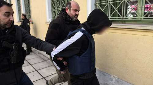 Σέρρες: Ξυλοκόπησαν και μαστίγωσαν μέσα στη φυλακή τον 15χρονο που συνελήφθη για τη δολοφονία του 17χρονου Σέρρες: Ξυλοκόπησαν και μαστίγωσαν μέσα στη φυλακή τον 15χρονο που συνελήφθη για τη δολοφονία του 17χρονου
