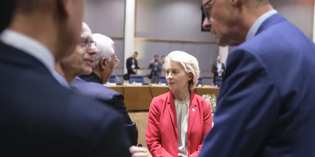 «Ήταν η στιγμή που οι ηγέτες της ΕΕ αποφάσισαν ότι η Ευρώπη πρέπει να πορευτεί μόνη της» -Ανάλυση Politico για τη Σύνοδο