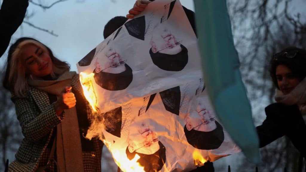 Ώρα μεγάλων αποφάσεων για το Ιράν: Ο πλανήτης περιμένει την αντίδραση του Τραμπ – Γιατί η Τεχεράνη δεν είναι Καράκας