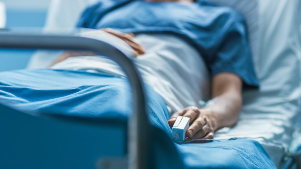 «Έβγαλε φουσκάλες στο σώμα και πέθανε από πολυοργανική ανεπάρκεια στον Παναμά», λέει συνταξιδιώτισσα της συμβολαιογράφου από την Κεφαλονιά