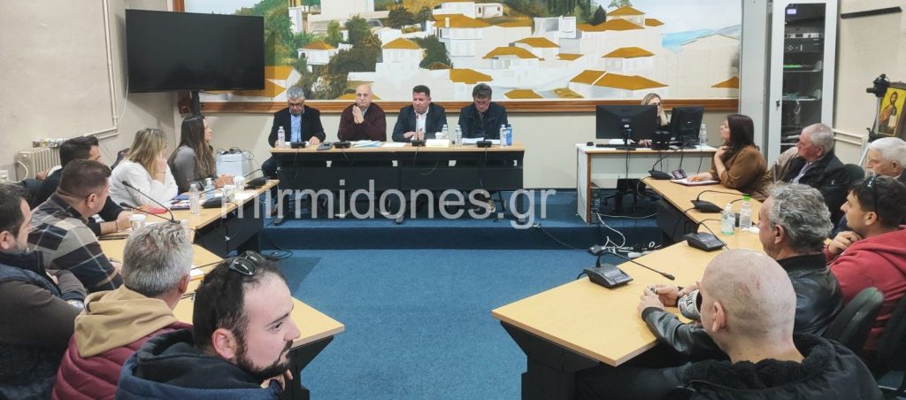 Στο πλευρό του πρωτογενούς τομέα ο Γιάννης Οικονόμου: Εποικοδομητική συζήτηση με παραγωγούς στο Δομοκό Στο πλευρό του πρωτογενούς τομέα ο Γιάννης Οικονόμου: Εποικοδομητική συζήτηση με παραγωγούς στο Δομοκό