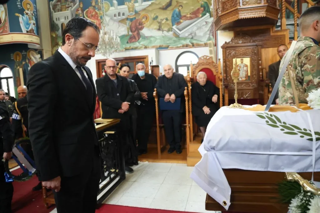 Το επτασφράγιστο μυστικό του Προέδρου Χριστοδουλίδη για τις βάσεις των Εγγλέζων στο Ακρωτήρι της Κύπρου Το επτασφράγιστο μυστικό του Προέδρου Χριστοδουλίδη για τις βάσεις των Εγγλέζων στο Ακρωτήρι της Κύπρου