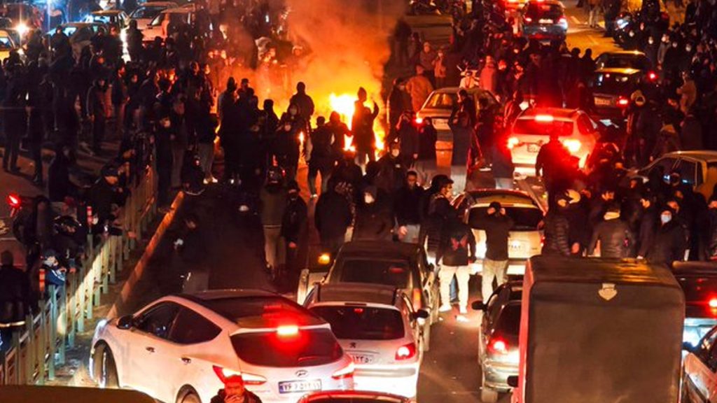 Συγκλονιστικά βίντεο με Ιρανούς που πανηγυρίζουν μετά την είδηση του θανάτου του Αλί Χαμενεΐ Συγκλονιστικά βίντεο με Ιρανούς που πανηγυρίζουν μετά την είδηση του θανάτου του Αλί Χαμενεΐ