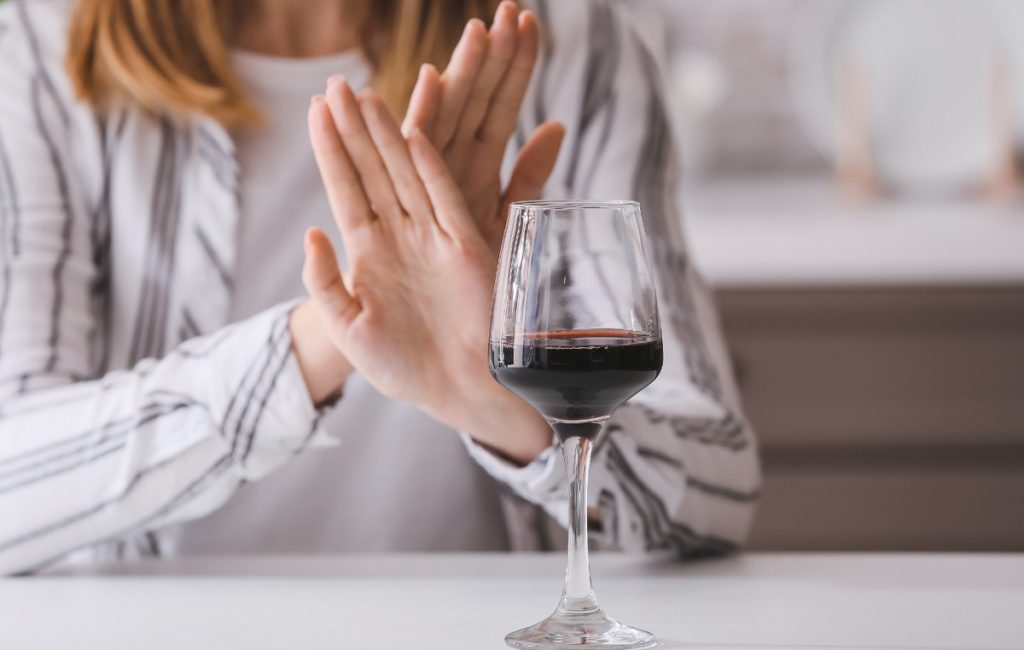 Το κρασί συνδέεται με χαμηλότερο κίνδυνο θανάτου σε σχέση με τη μπύρα και τα σκληρά ποτά