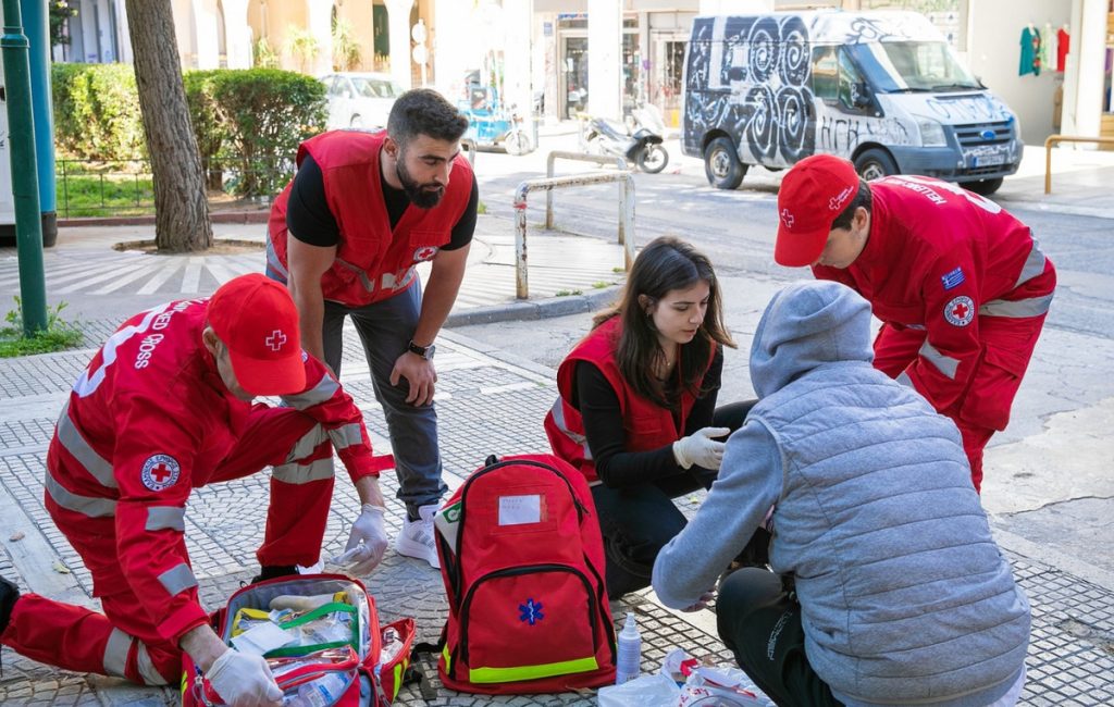 Δράση ανθρωπιάς από τον Ελληνικό Ερυθρό Σταυρό για 150 αστέγους πριν το Πάσχα