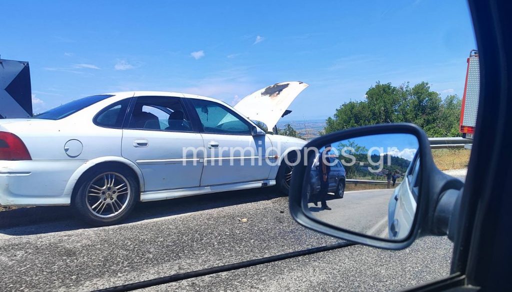 Φωτιά σε αυτοκίνητο στον Δομοκό: Πρόλαβαν τα χειρότερα οι πυροσβέστες