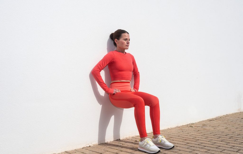 7 απλές ασκήσεις Pilates για γραμμωμένα χέρια μετά τα 50