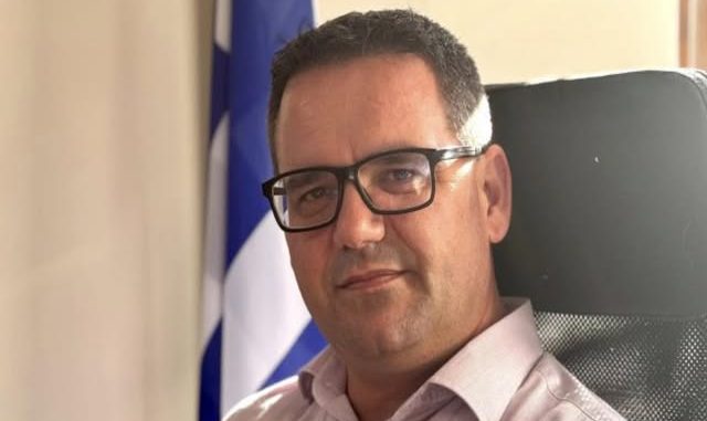 Σκληρό ροκ στη Στυλίδα: Ο Δήμαρχος Γ. Αποστόλου σηκώνει το γάντι και απαντά στον Πρόεδρο του Δ.Σ. Σκληρό ροκ στη Στυλίδα: Ο Δήμαρχος Γ. Αποστόλου σηκώνει το γάντι και απαντά στον Πρόεδρο του Δ.Σ.