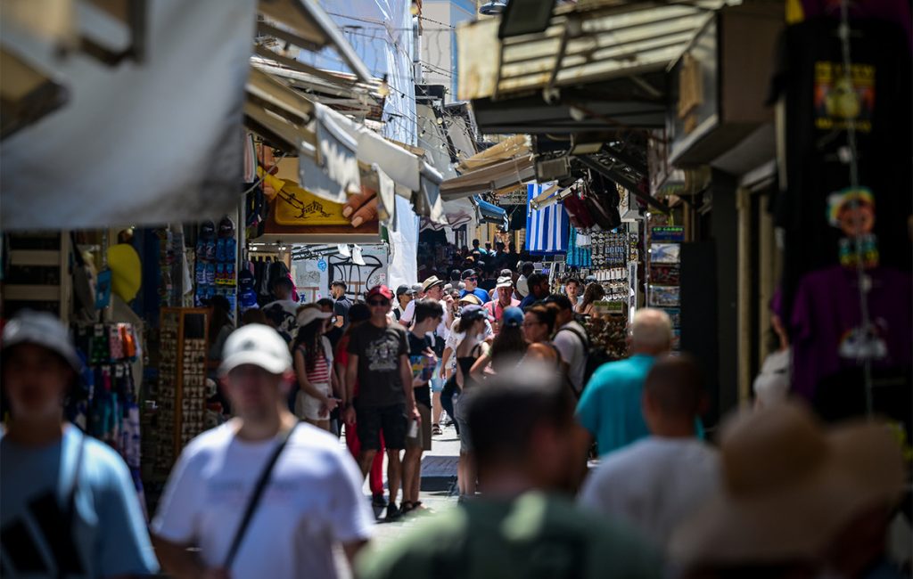 Ποιοι τουρίστες προτιμούν την Ελλάδα και πόσα ξοδεύουν στη χώρα μας